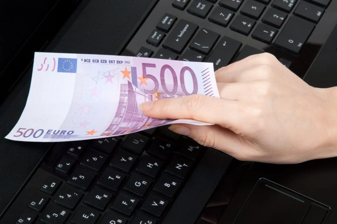 Statistikaamet: keskmine brutokuupalk oli mullu 1005 eurot