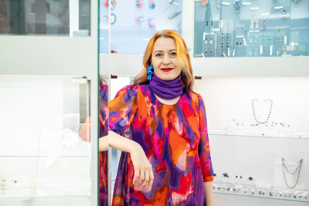 Hunt Kriimsilm! Skandaalne kunstnik Fideelia on kibe käsi nii internetiturunduses kui ka kondiitrina